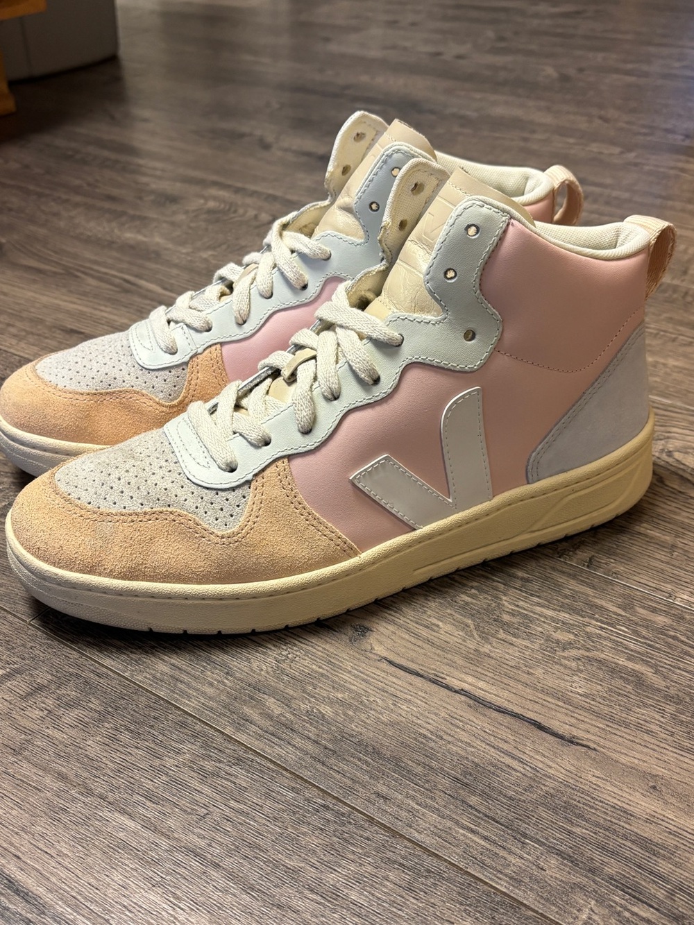 Veja V-15 Leather Size 11 Petale White Multicolor High Top Sneaker Women's